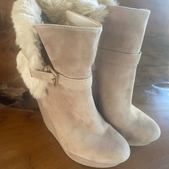 Boots - Picture 5 of 6